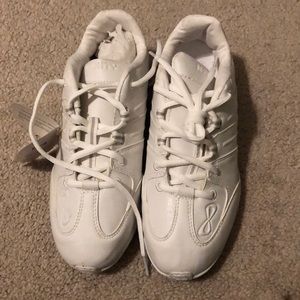 NFINITY CHEER SHOES SIZE 8